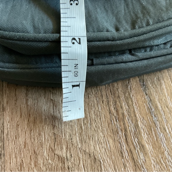 Baggallini Crossbody Purse Bag RFID Journey Sand Small Dark Gray Silver Travel - Picture 15 of 15